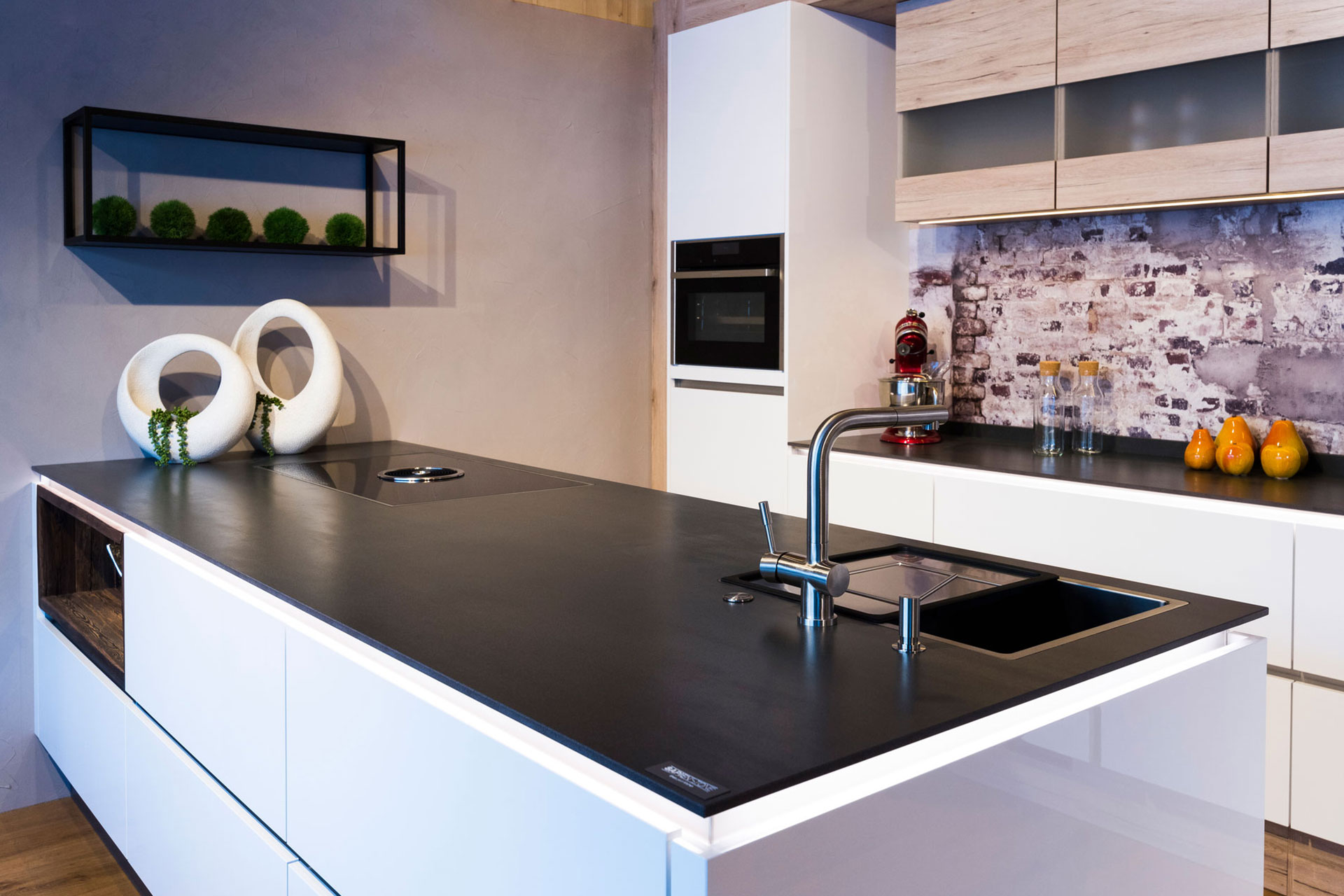 SapienStone-Malm_Black-2