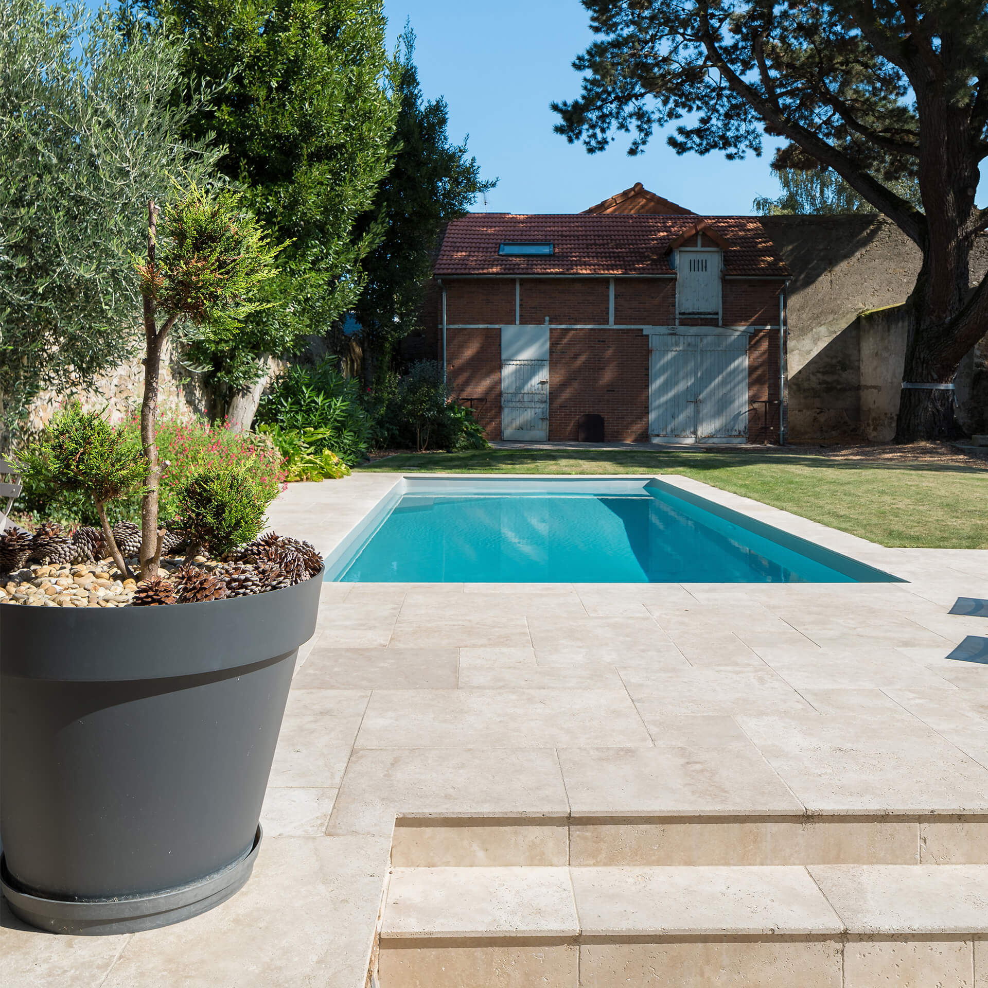 Terraço e piscina da casa privada