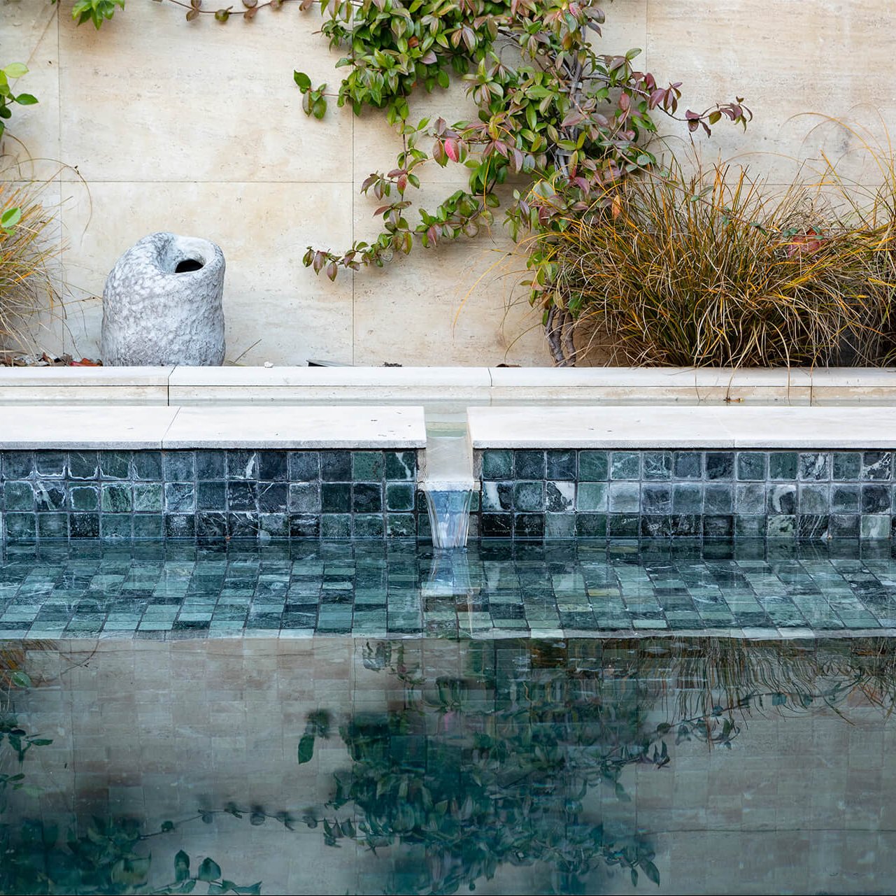 Piscina encantadora no centro de Madrid