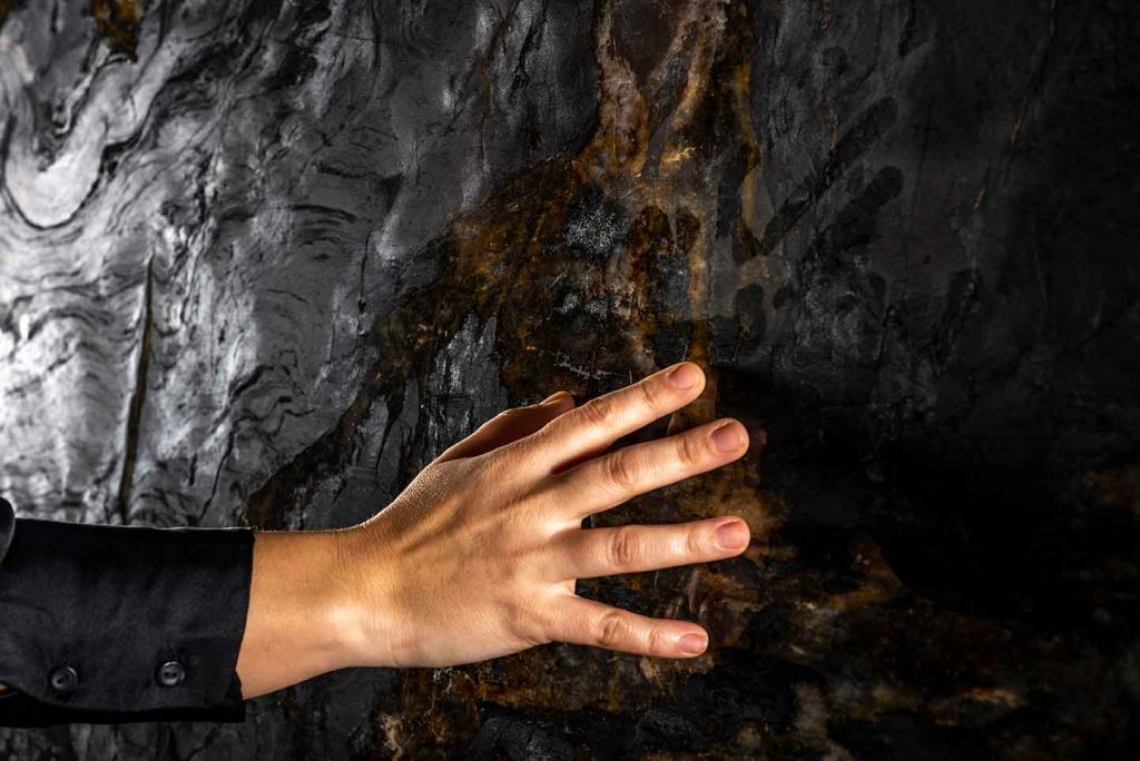 A pedra transmite essa sensação de contacto com a natureza.